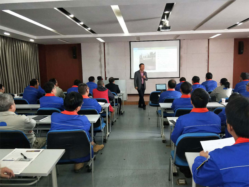昆明市、安寧市安監(jiān)部門(mén)及協(xié)會(huì)特邀賽為高寶良老師參加安全交流講座