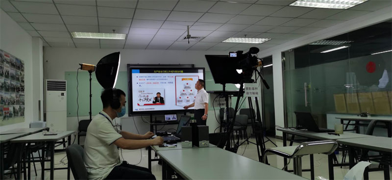 賽為安全高寶良為鄂托克經(jīng)濟開發(fā)區(qū)2020年《安全生產(chǎn)大講堂》進行網(wǎng)絡直播